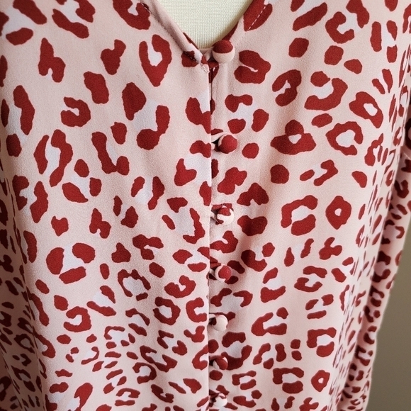Penningtons V-Neck Blouse with Button Front Size 1X - Picture 7 of 12